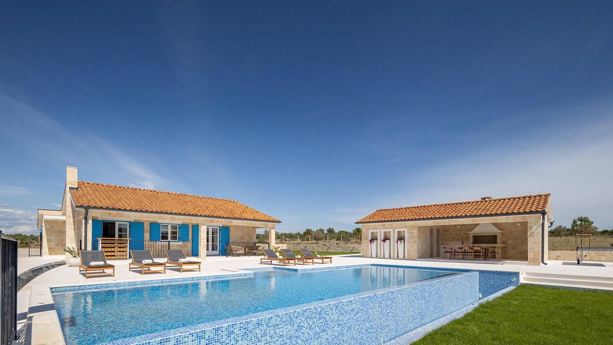 Biograd na Moru House | Awesome home in Sveti Filip i Jakov