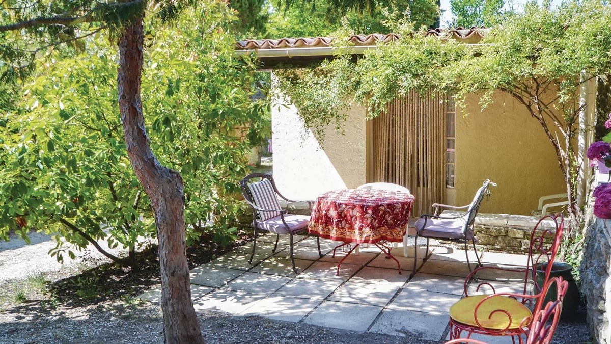 Crillon-le-Brave House | Awesome home in Crillon le Brave