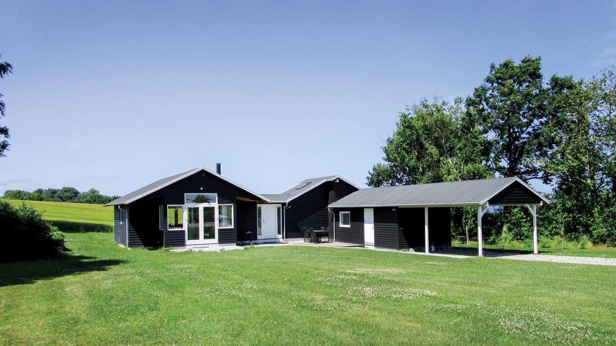Asserballeskov House | Awesome home in Augustenborg with WiFi