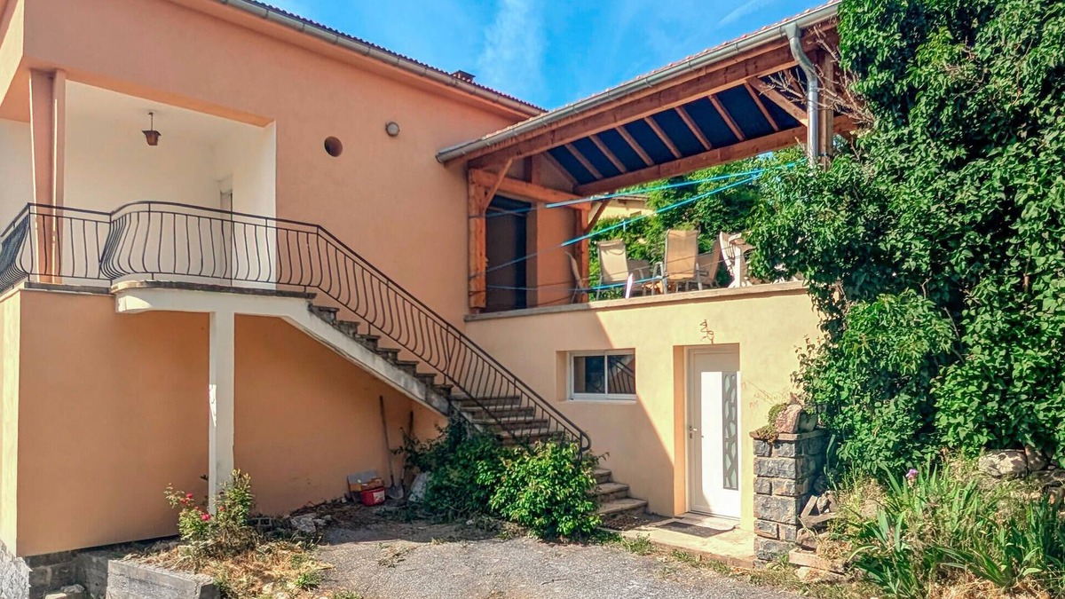 Bellaffaire House | Awesome home in Bellaffaire with WiFi