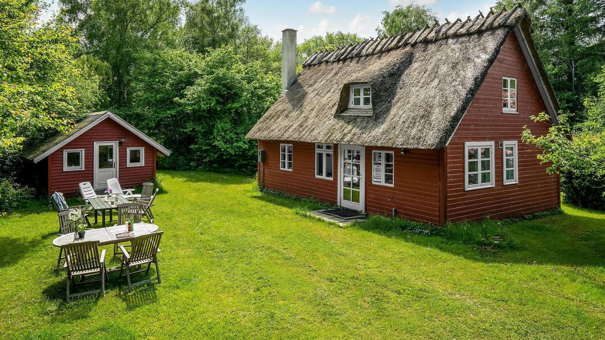 Bogense House | Awesome home in Bogense with kitchen
