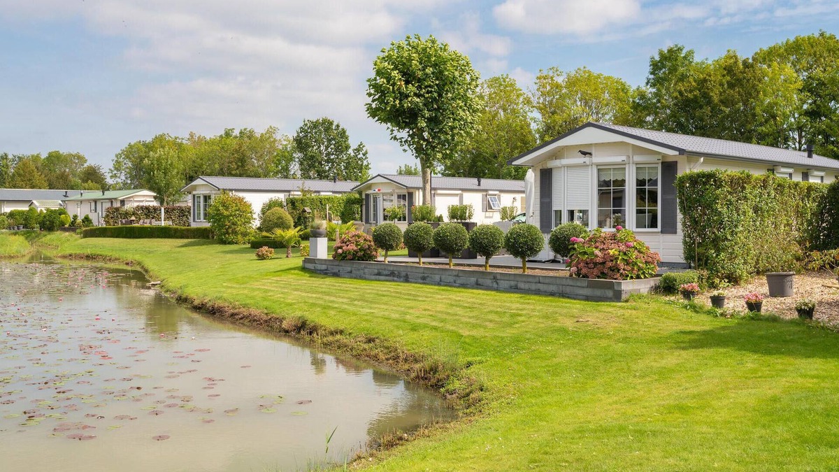 De Heen House | Awesome home in De Heen with WiFi