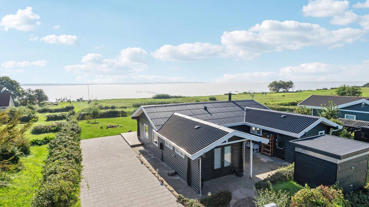 Helnæs By House | Awesome home in Ebberup with kitchen
