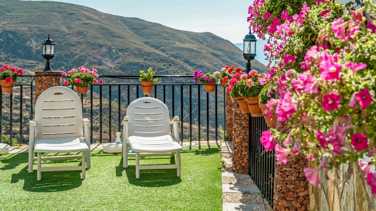 Mecina Bombaron House | Awesome home in Mecina Bombarón