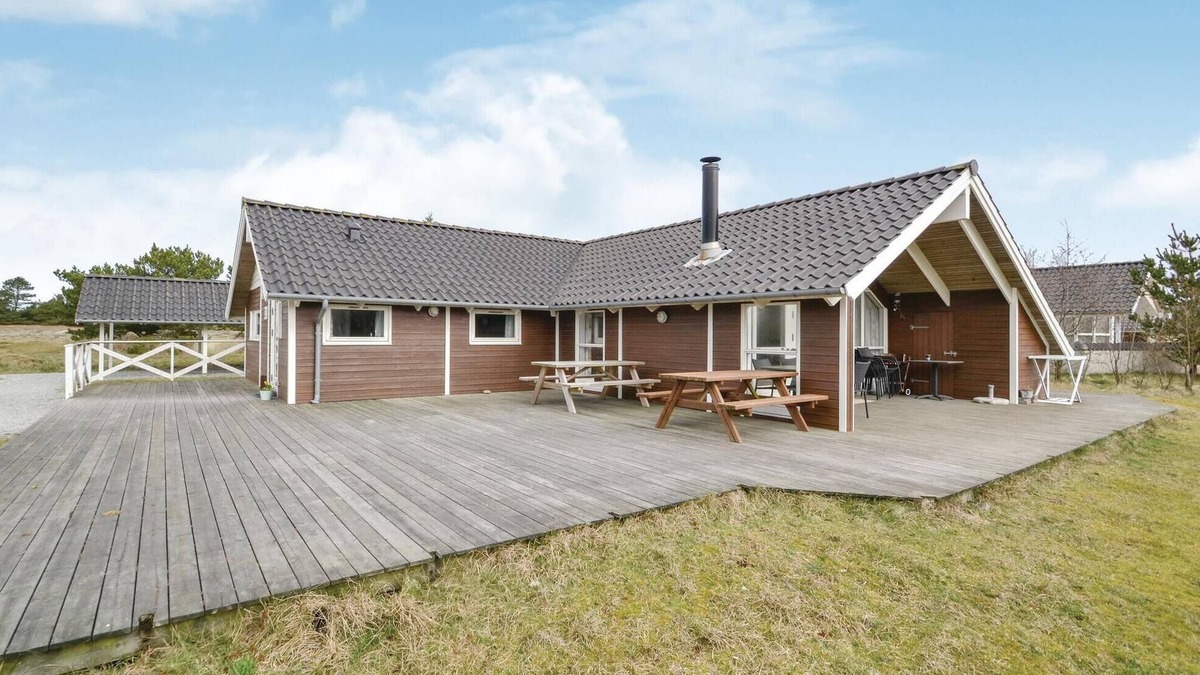 Rindby Strand House | Awesome home in Fanø with sauna