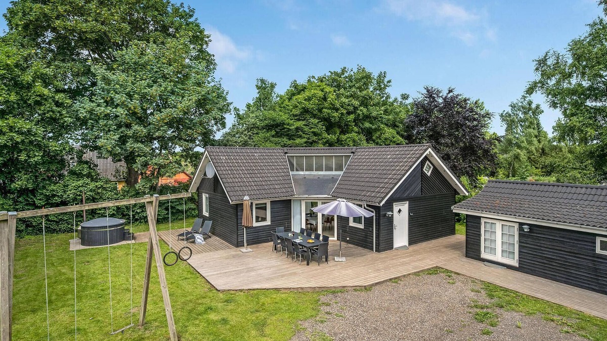 Farvang House | Awesome home in Fårvang with sauna