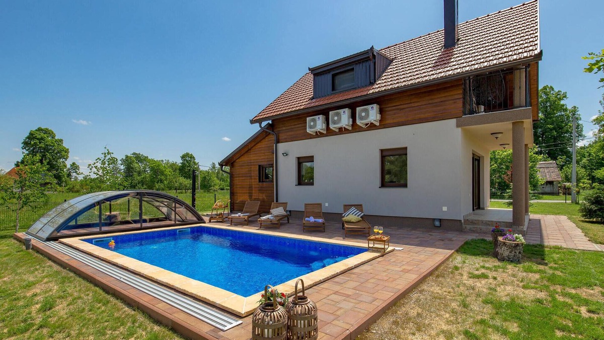 Gospic House | Awesome home in Gospic with WiFi