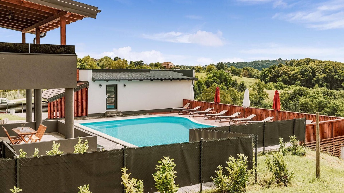 Grabrovnik House | Awesome home in Grabrovnik with sauna