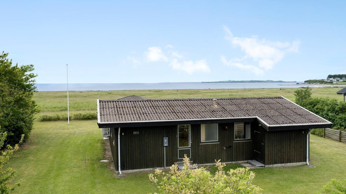 Diernæs Strandby House | Awesome home in Haderslev with WiFi