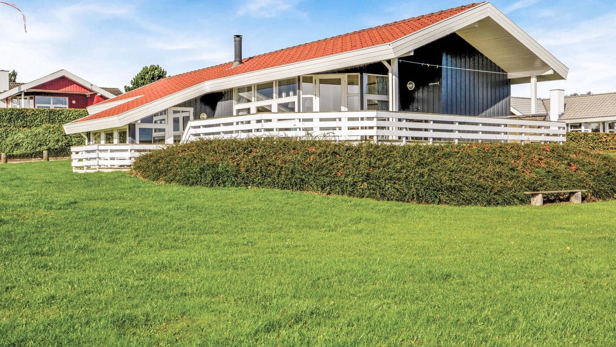 Hejlsminde Strand House | Awesome home in Hejls with sauna