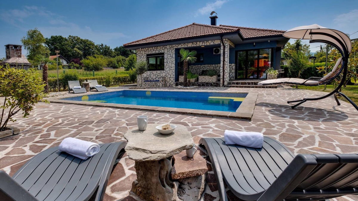 Jakovlje House | Awesome home in Igrisce with WiFi