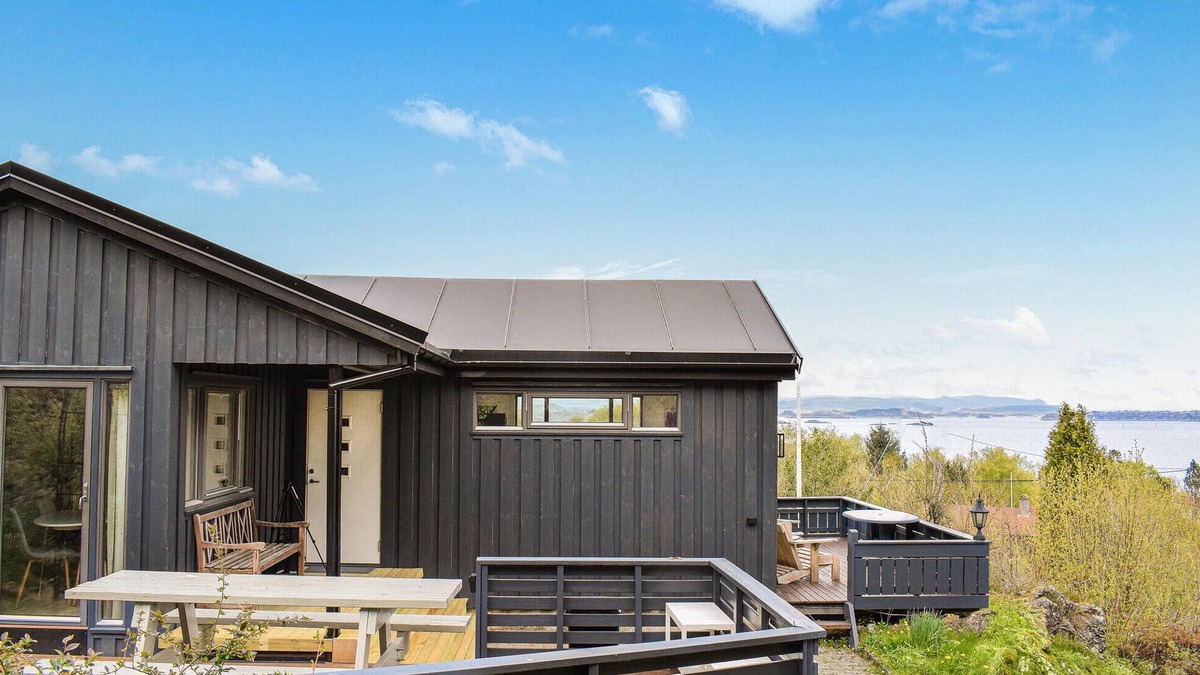 Karmoy House | Awesome home in Kopervik with WiFi