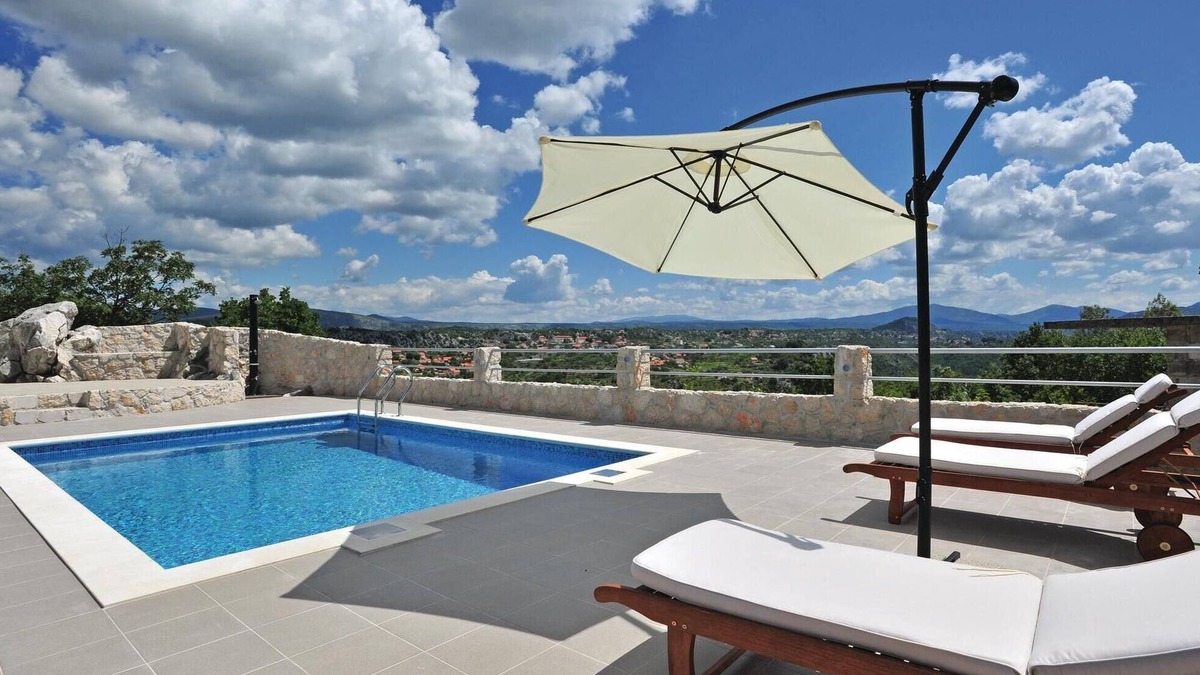 Kucice House | Awesome home in Kucice with WiFi