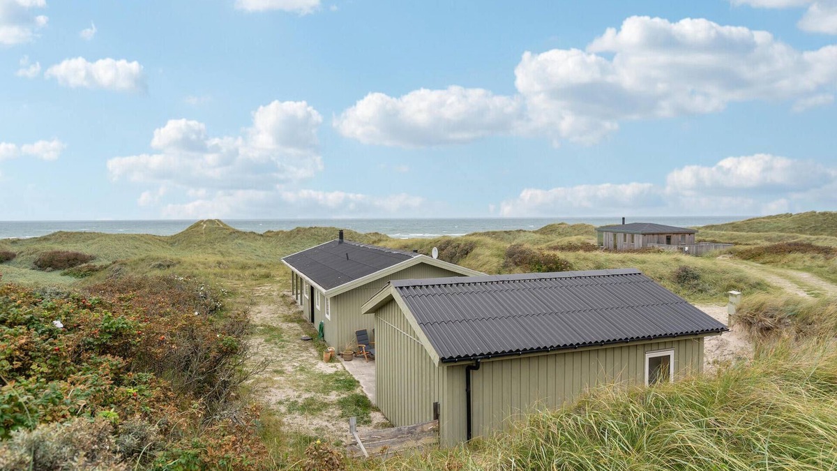 Grønhøj House | Awesome home in Løkken