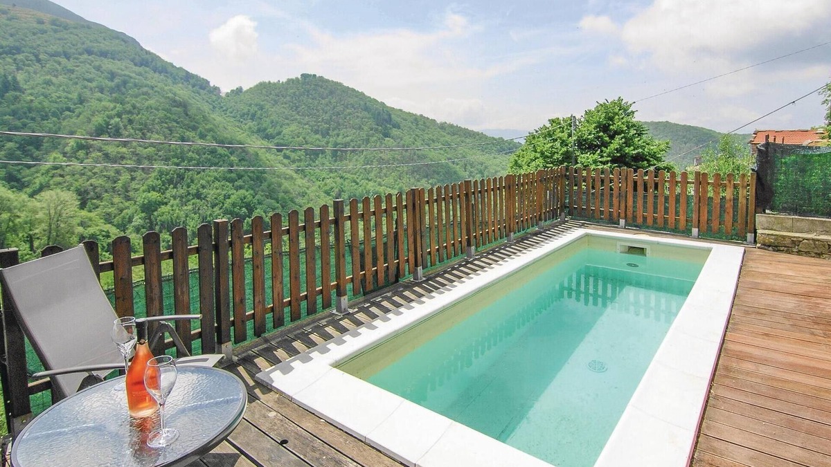 Montefegatesi House | Awesome home in Montefegatesi with WiFi