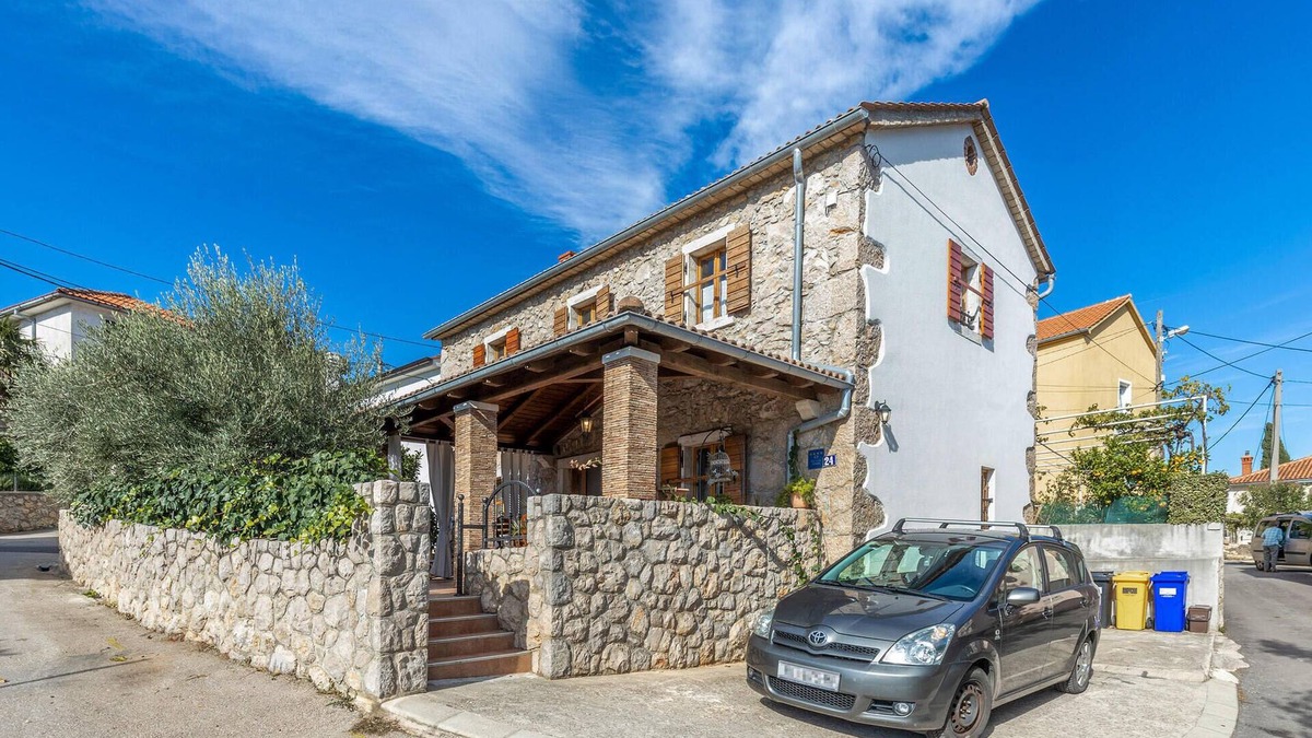 Cizici House | Awesome home in Malinska with WiFi