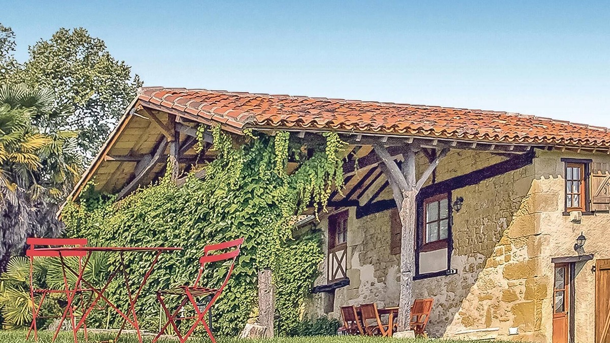 Masseube House | Awesome home in Masseube with sauna