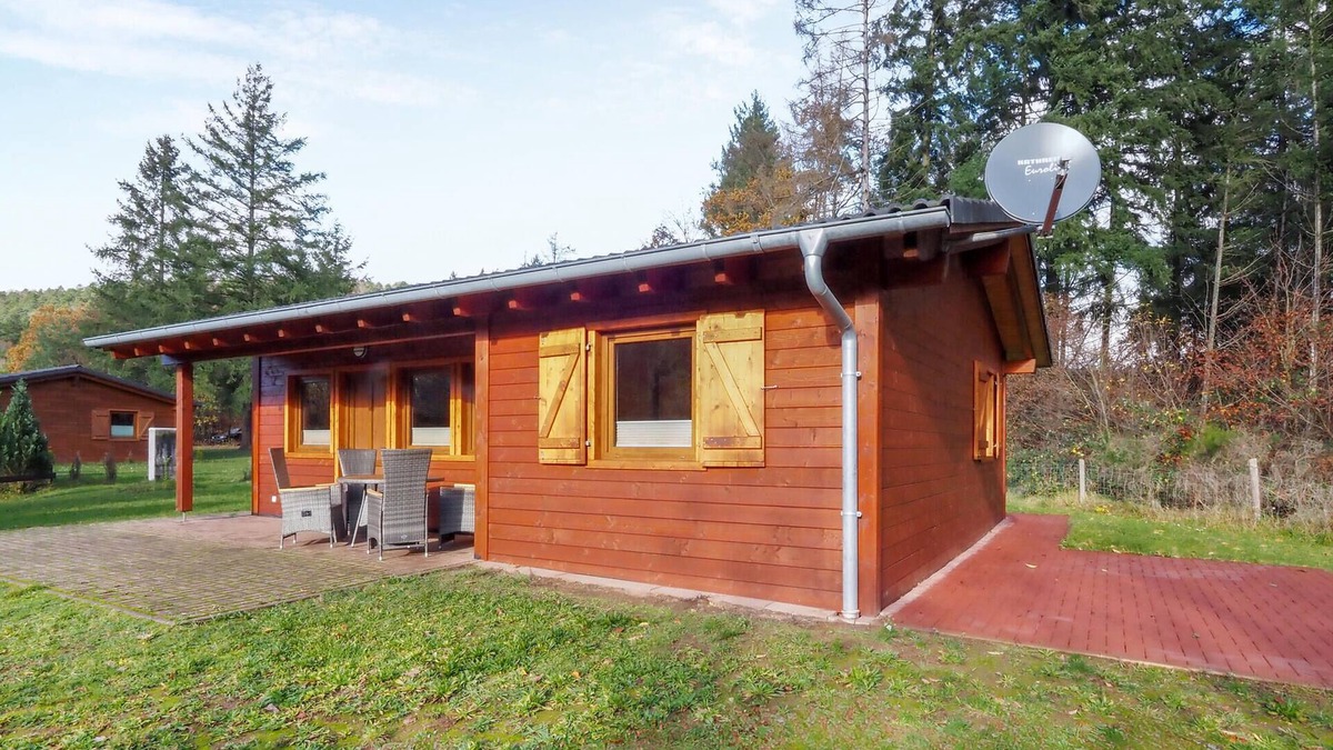Merzalben House | Awesome home in Merzalben with Wi-Fi
