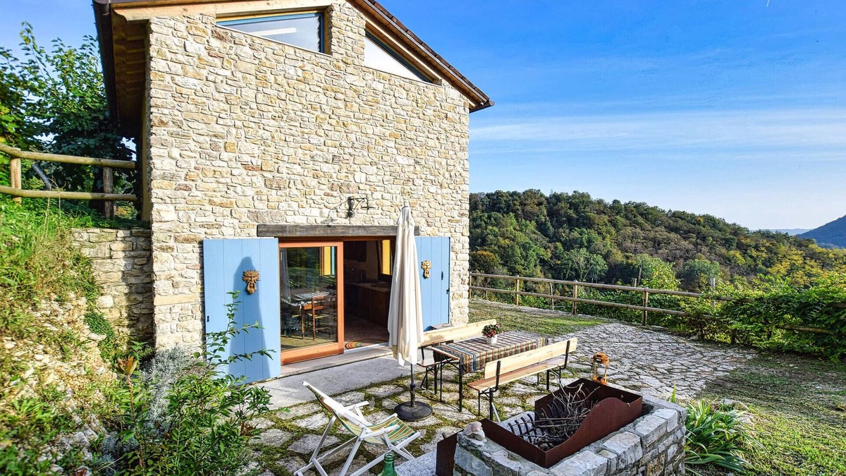 Venegazzu House | Awesome home in Miane with WiFi