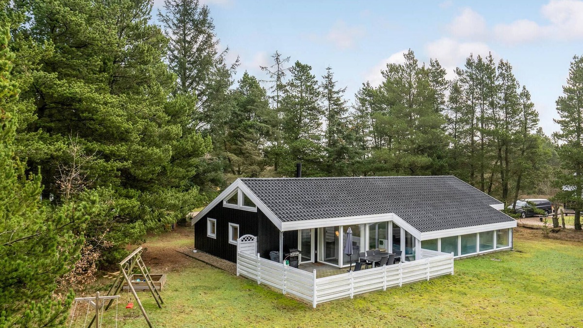 Houstrup House | Awesome home in Nørre Nebel with sauna
