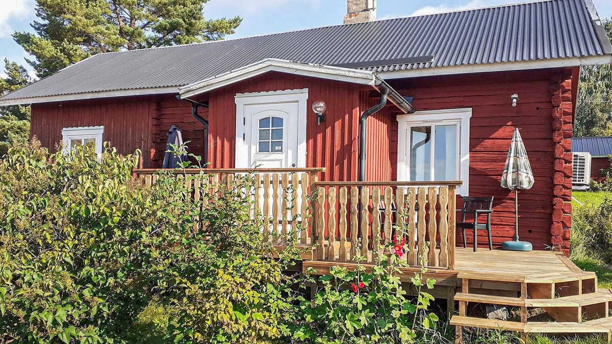 Oje House | Awesome home in öje with lake view