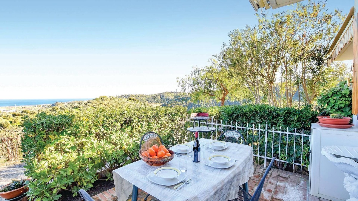 Petrizzi House | Awesome home in Petrizzi with WiFi