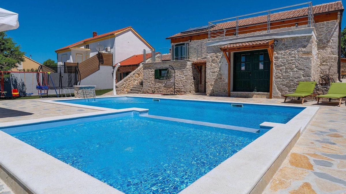 Benkovac House | Awesome home in Polaca