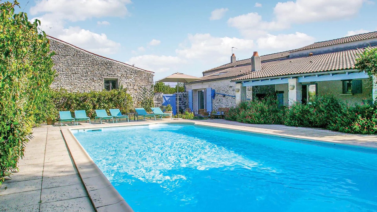Romegoux House | Awesome home in Romegoux