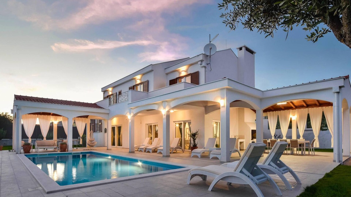 Sestanovac House | Awesome home in Sestanovac