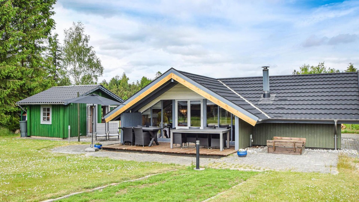 Funder Kirkeby House | Awesome home in Silkeborg with kitchen