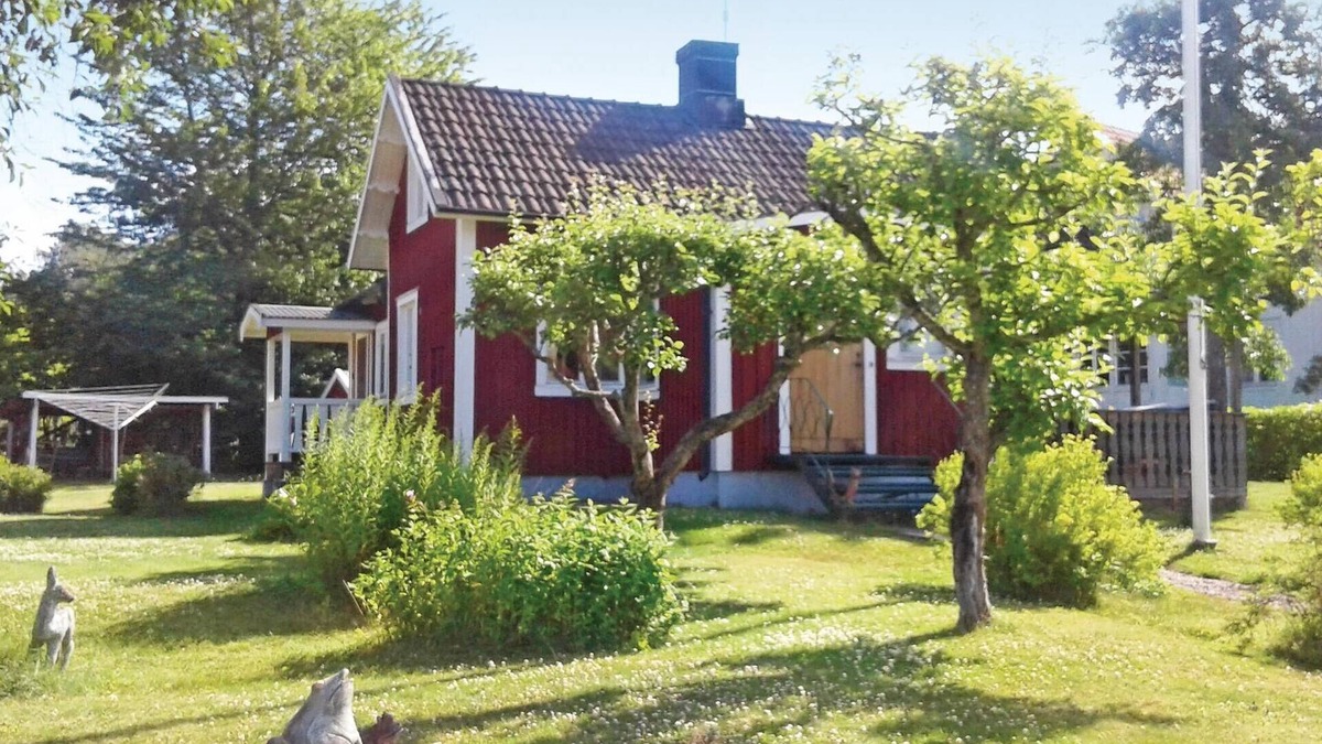 Sjotorp House | Awesome home in Sjötorp with WiFi