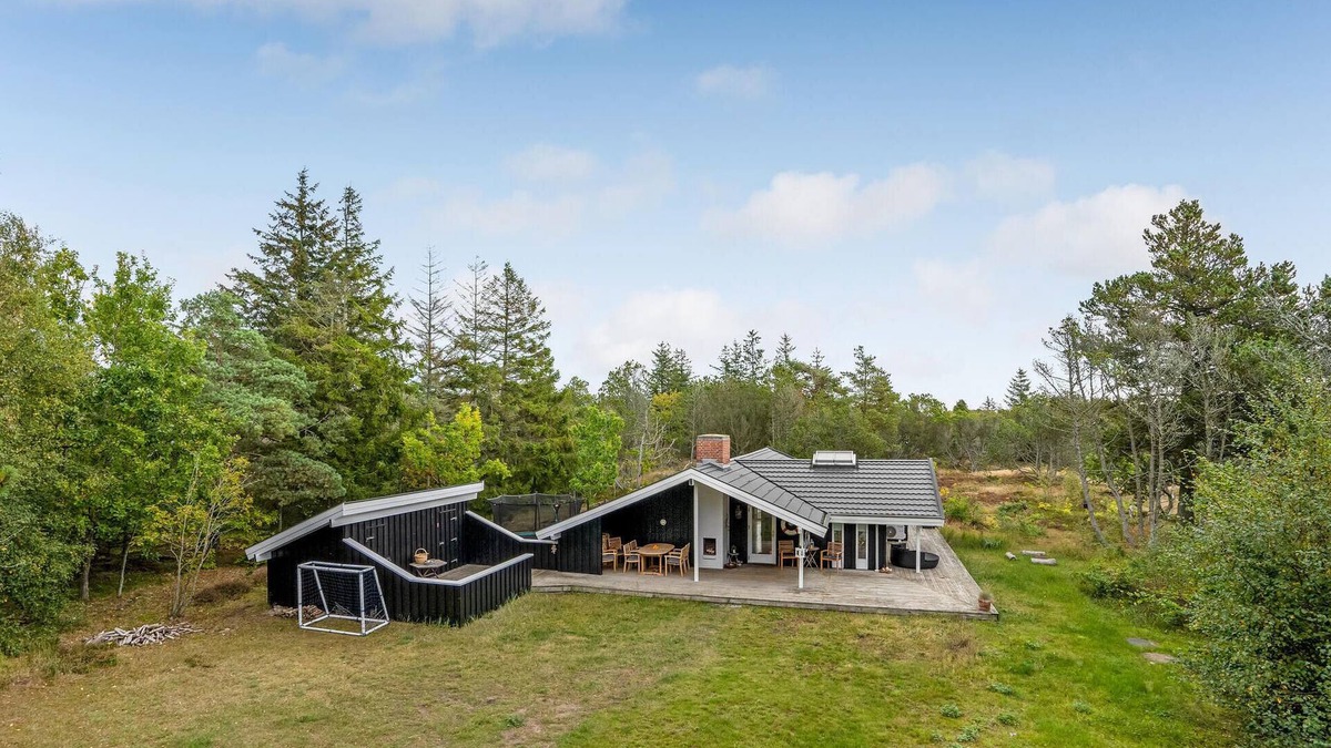 Hulsig House | Awesome home in Skagen with WiFi