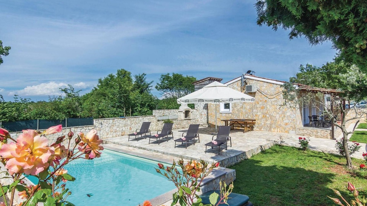 Jursici House | Awesome home in Skicini with kitchen