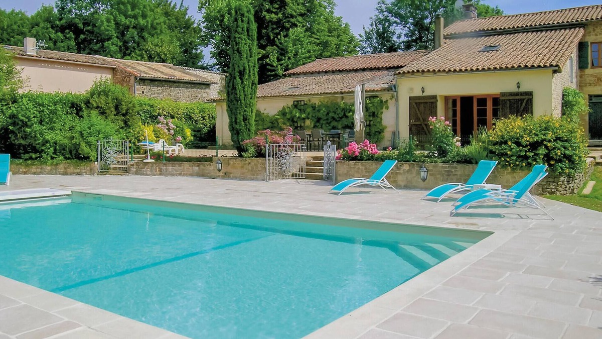 Bagnault House | Awesome home in Souvigne