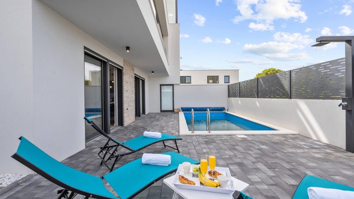 Srima House | Awesome home in Srima