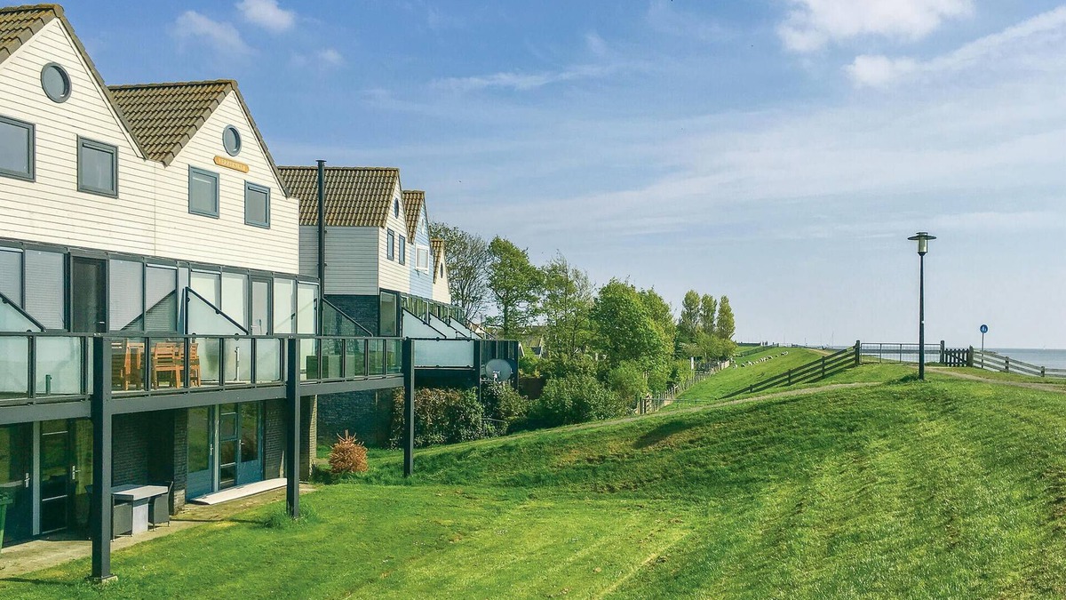 Stavoren House | Awesome home in Stavoren with WiFi