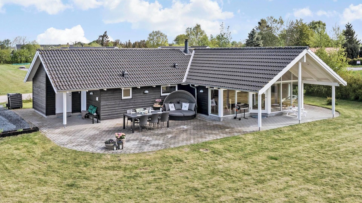 Stege House | Awesome home in Stege with 4 Bedrooms and WiFi
