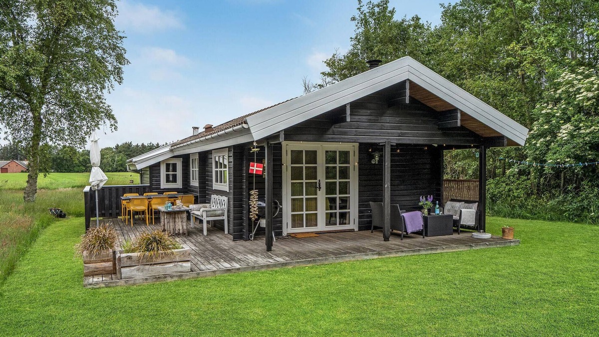 Jerup House | Awesome home in Strandby with WiFi