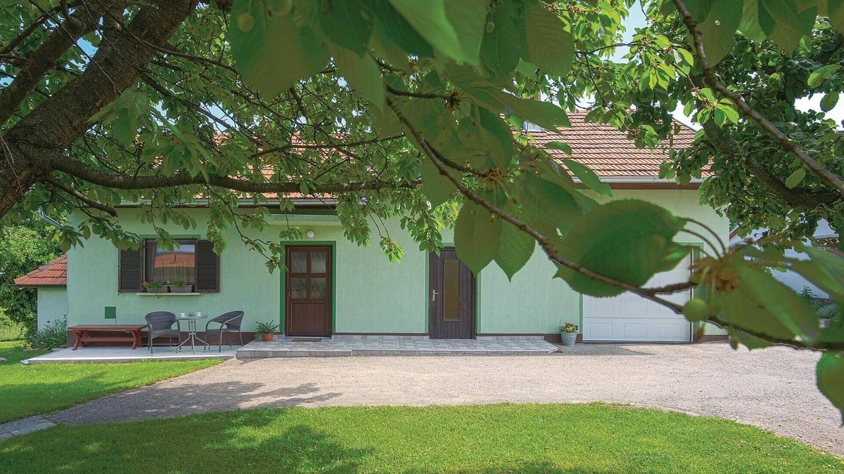 Strigova House | Awesome home in Strigova with WiFi