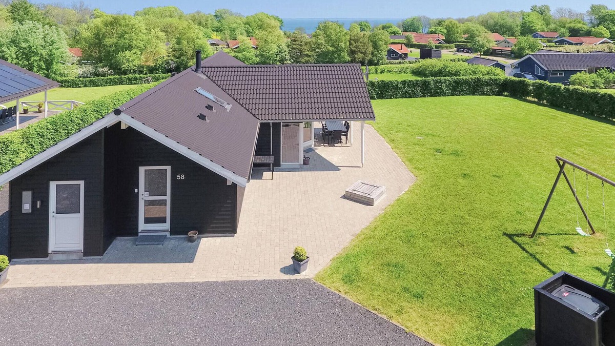 Mommark Strand House | Awesome home in Sydals with kitchen