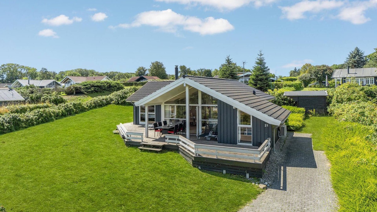 Mommark Strand House | Awesome home in Sydals with kitchen