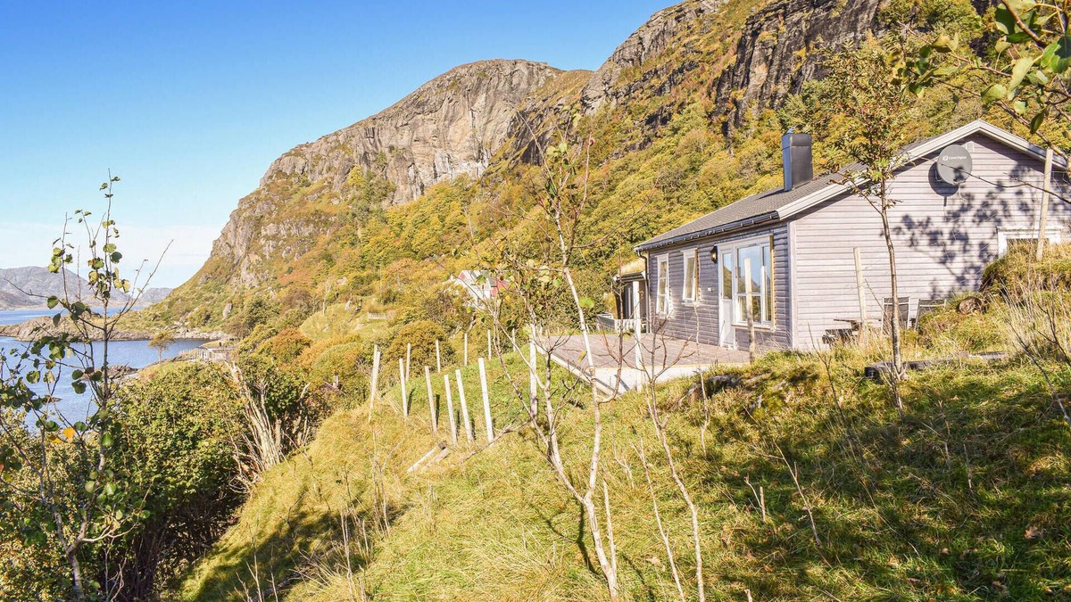Flora Municipality House | Awesome home in Tansøy