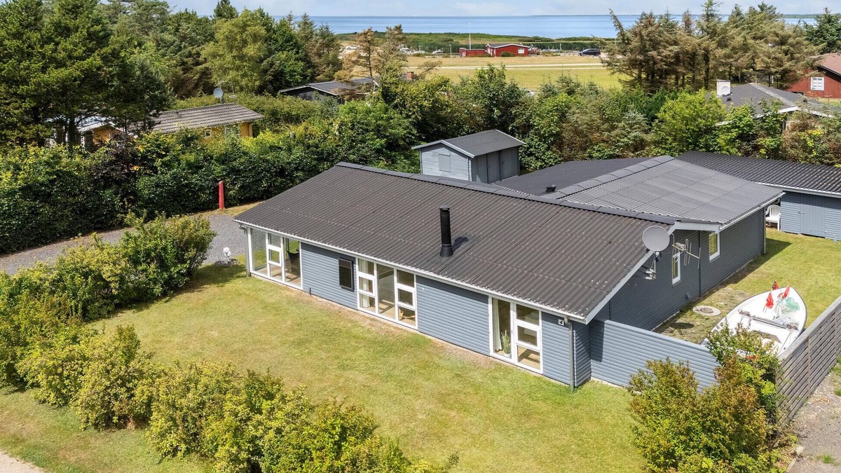 Skaven Strand House | Awesome home in Tarm with sauna