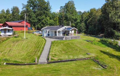 Varnamo O House | Awesome Home In Värnamo With Lake View