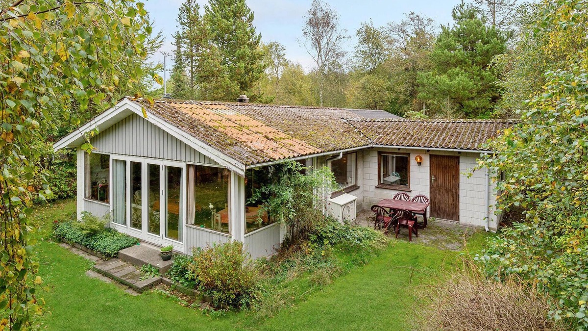 Bøtø By House | Awesome home in Væggerløse with kitchen