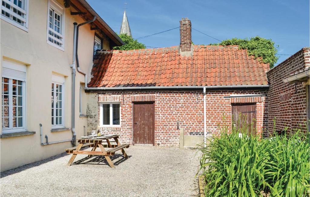 Volckerinckhove House | Awesome home in Volckerinckhove with 5 Bedrooms and WiFi