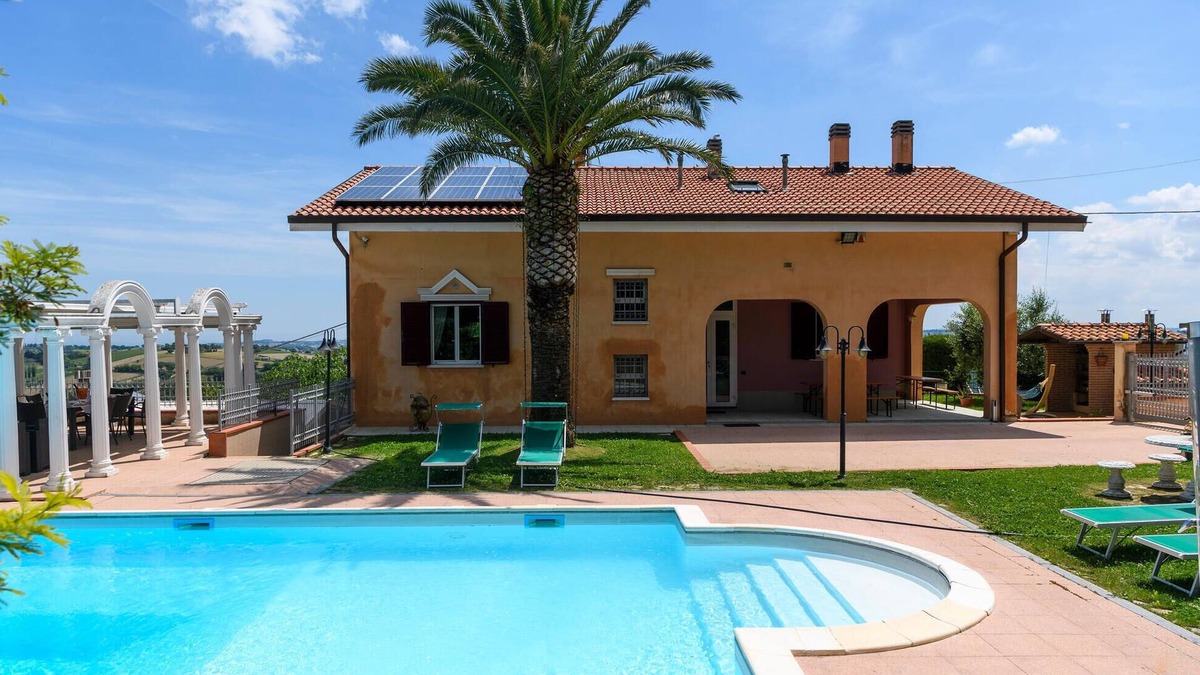Trecastelli House | Awesome home in Castel Colonna di Mont