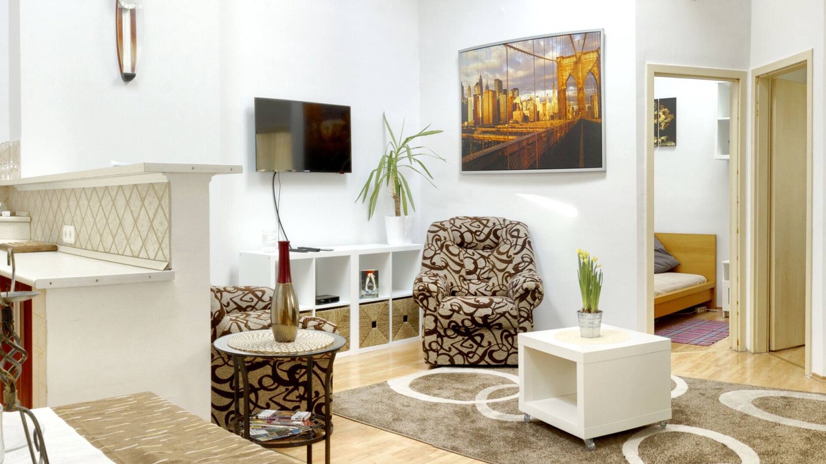 Terezvaros Apartment | AWESOME loc'n by Operahouse, charming Apartment, Lux on budget