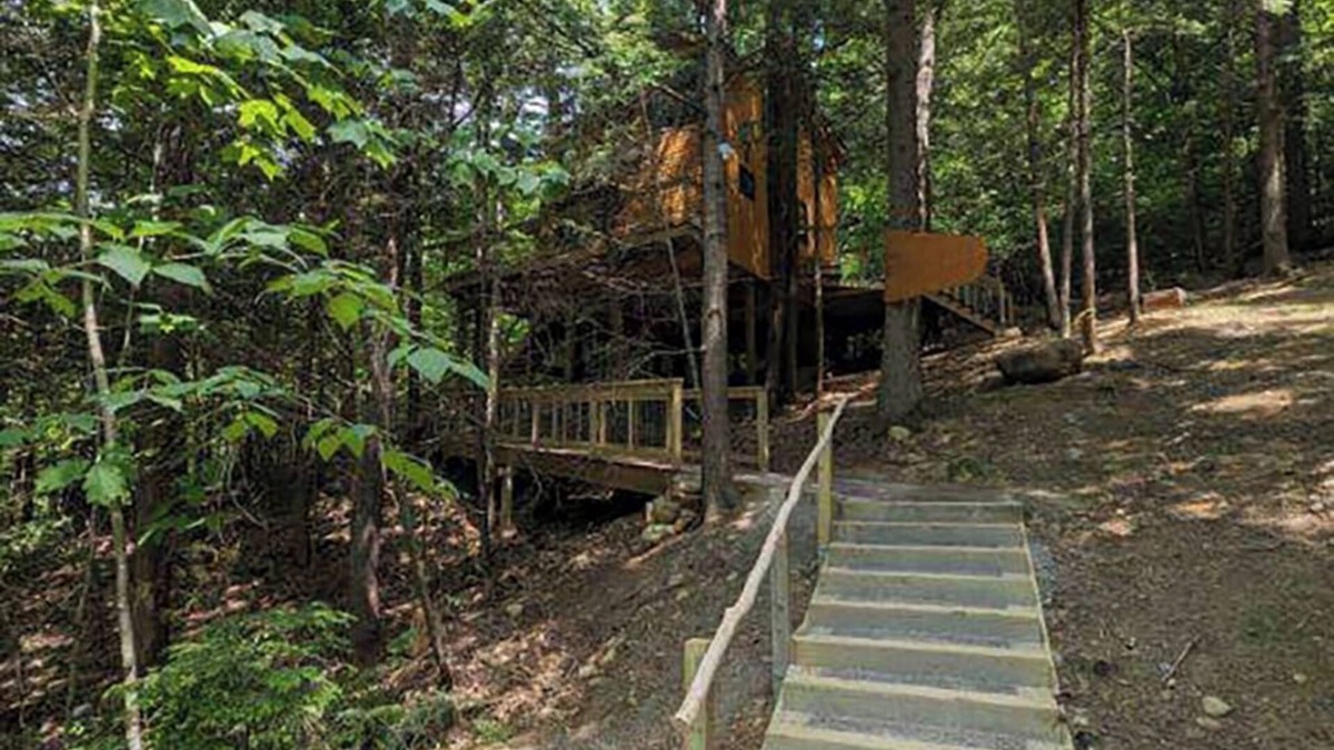 Rumford Center Cabin | Awesome MAINE MOUNTAIN TREEHOUSE! Enjoy nearby lakes, hiking & more summer fun!