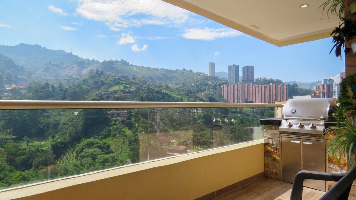 Sabaneta Apartment | Awesome modern Apartment with Beautiful Views, in charming Sabaneta